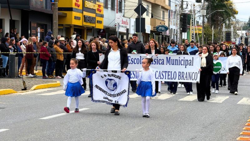 Às 8h30, os participantes iniciaram o percurso pela Rua Vidal Ramos