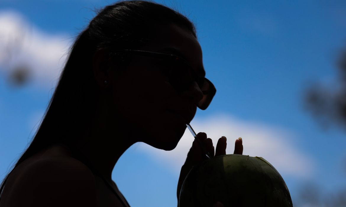 Após frente fria, temperaturas voltam a subir nesta terça-feira (8)