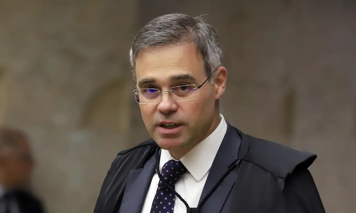 Mendonça homologa delação sobre financiamento do filme sobre Bolsonaro