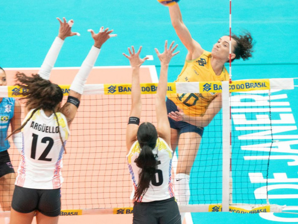 Brasil supera Venezuela em estreia no Sul-Americano de v&ocirc;lei feminino