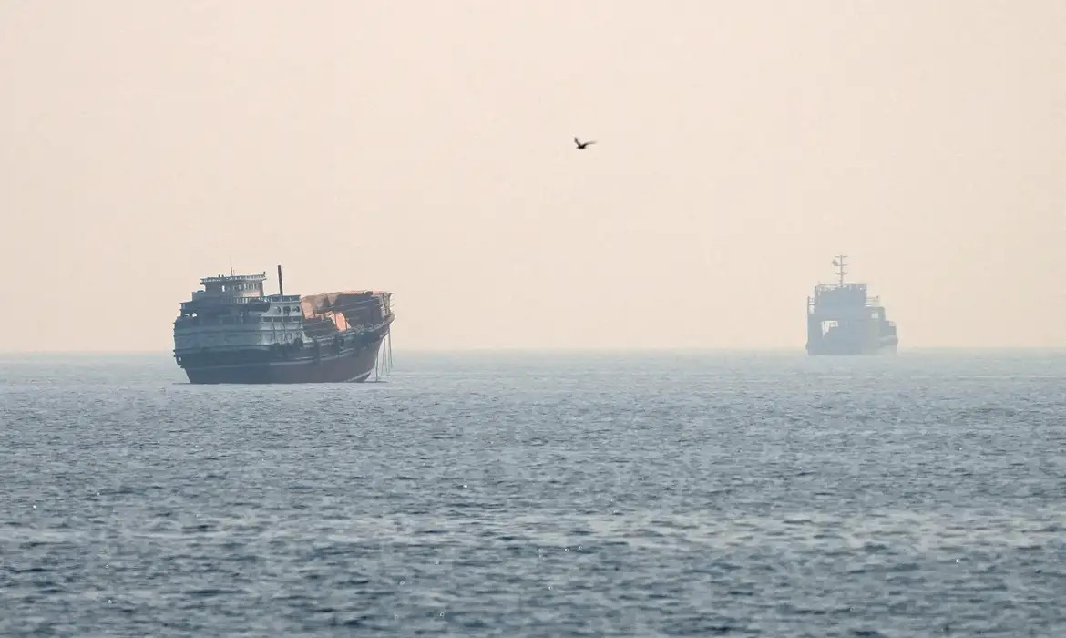Países do Golfo Pérsico cancelam reunião sobre reabertura de Ormuz