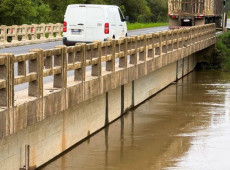 Rio Canoinhas continua subindo e chega a 7,20 na ponte da BR-280