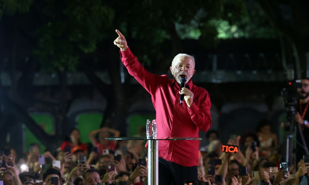 Lula propõe criar Ministério da Segurança e aumento real do mínimo