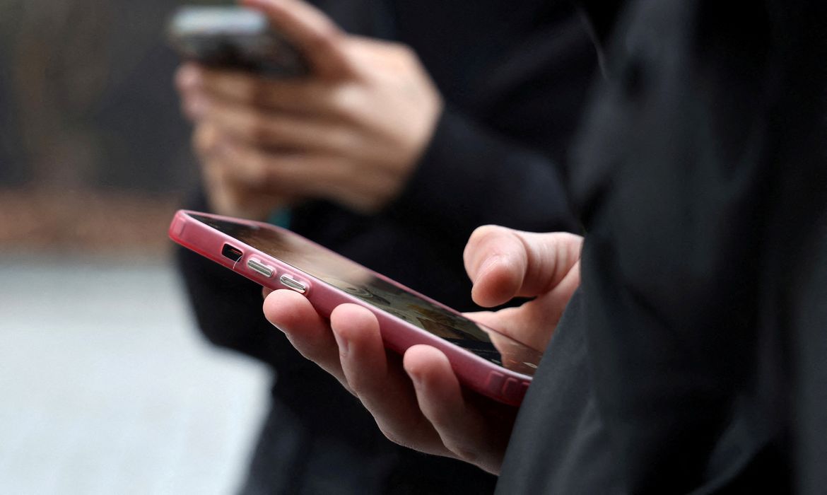 Apostas em bets avançam entre jovens e ampliam risco de dependência