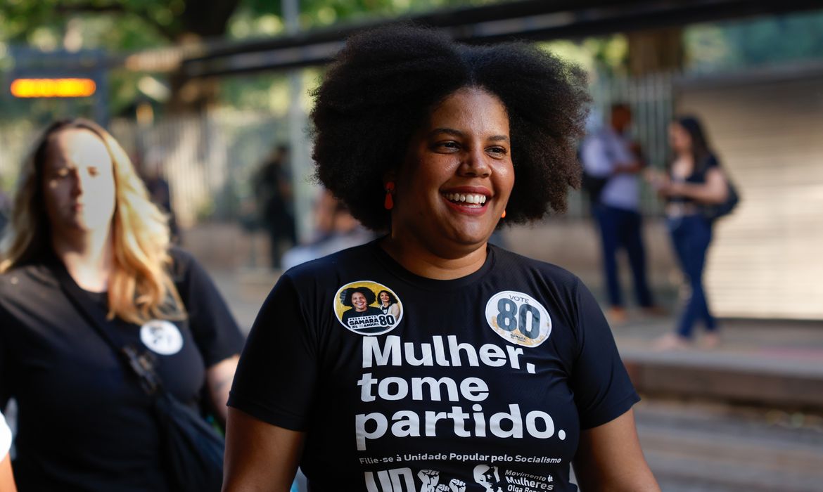 Samara Martins propõe dobrar salário mínimo e instituir escala 4x3