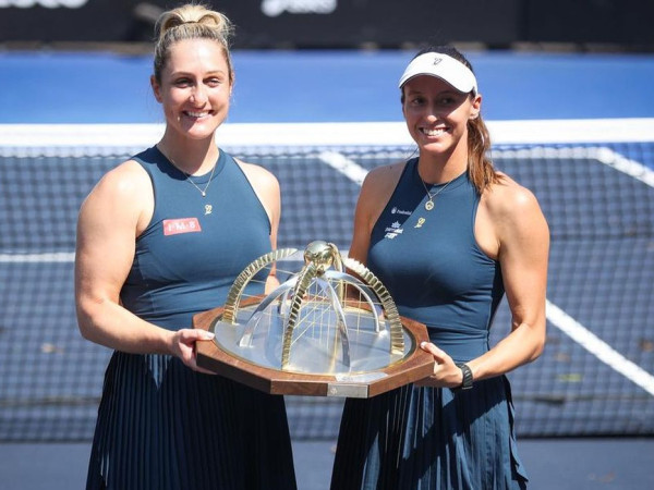 Stefani &eacute; bicampe&atilde; de duplas do SP Open, o 1&ordm; ao lado de Dabrowski