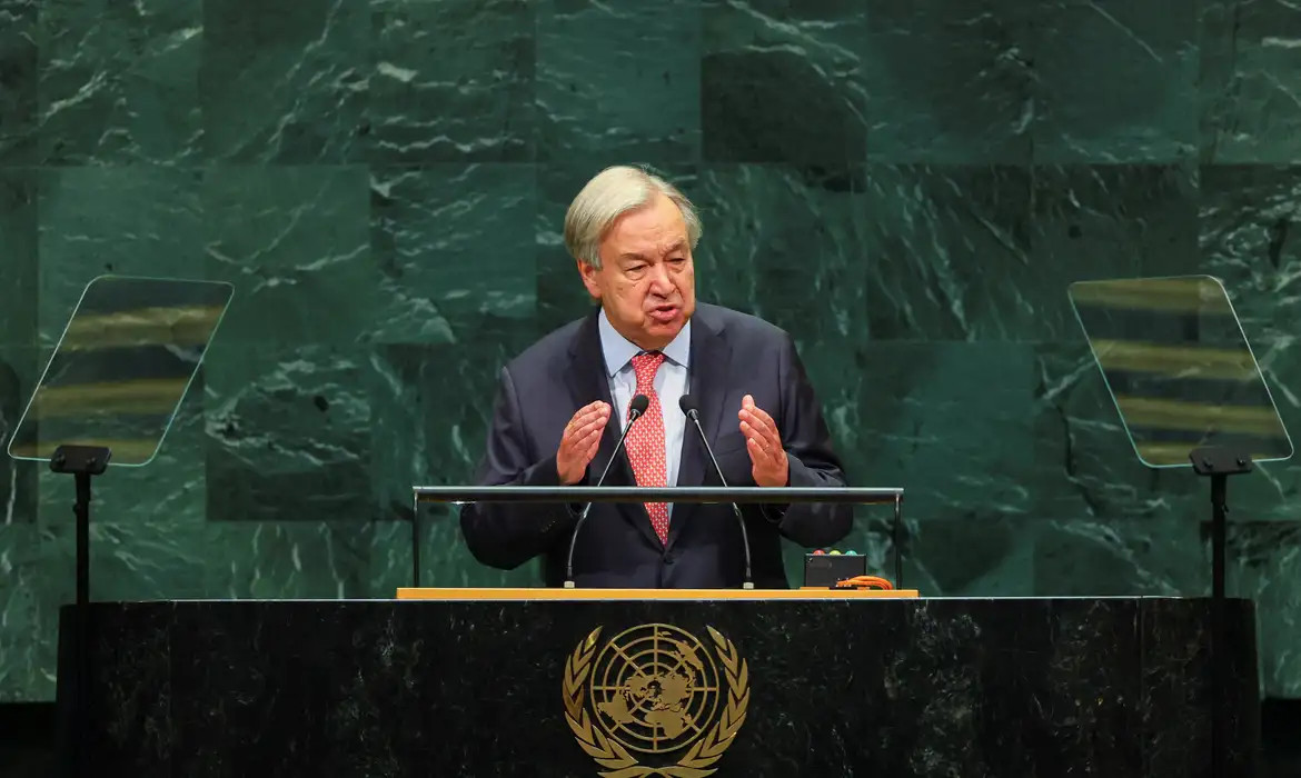 Secretário-geral da ONU alerta para avanço de guerras e riscos da IA