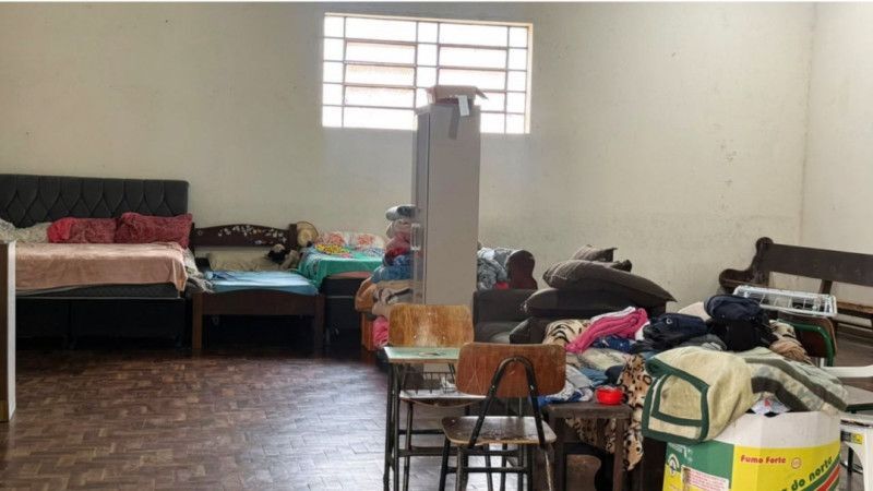 As famílias que precisaram deixar suas casas por causa da elevação do rio Canoinhas estão sendo acolhidas em igrejas.