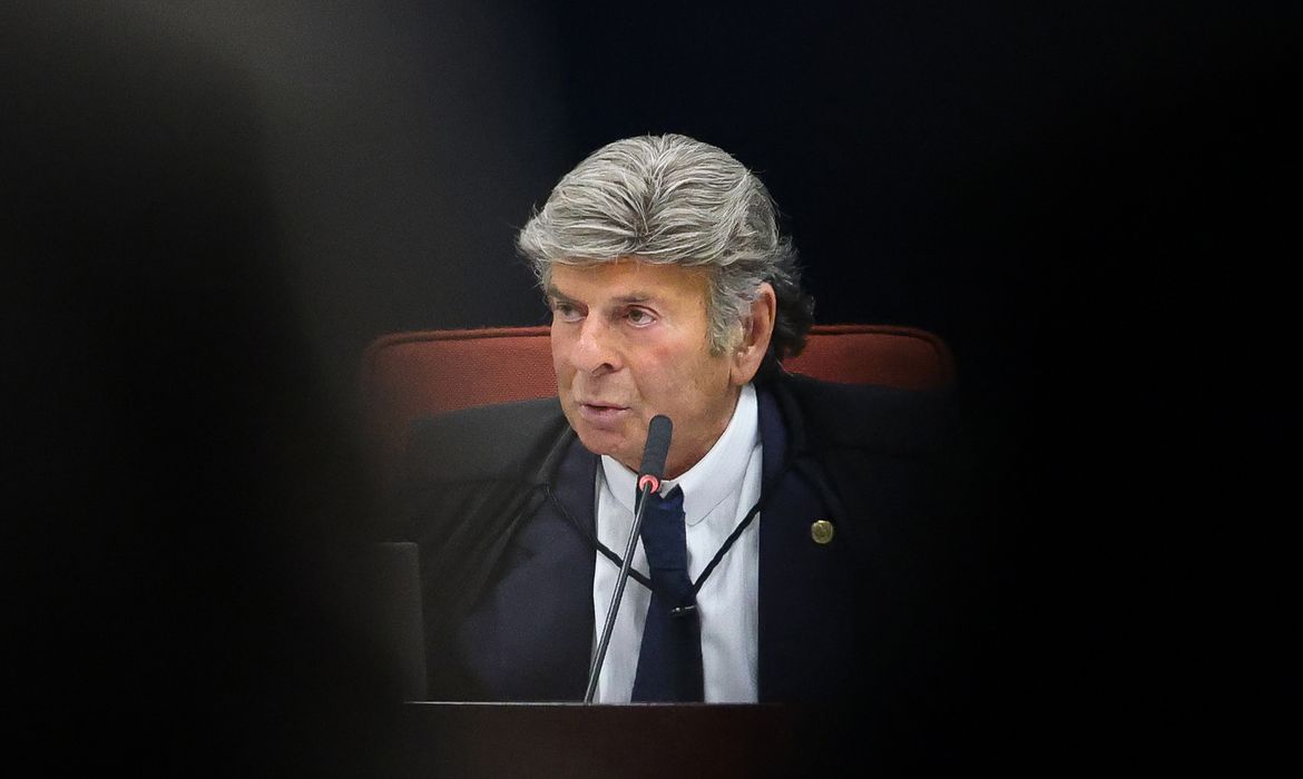 Fux manda Senado informar registros sobre Vorcaro e esposa de Moraes
