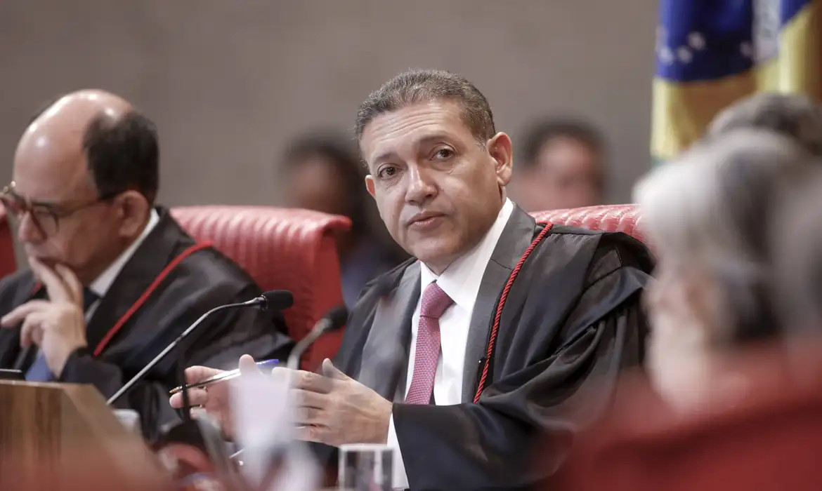 Presidente do TSE reclama de interferência em decisões da Corte