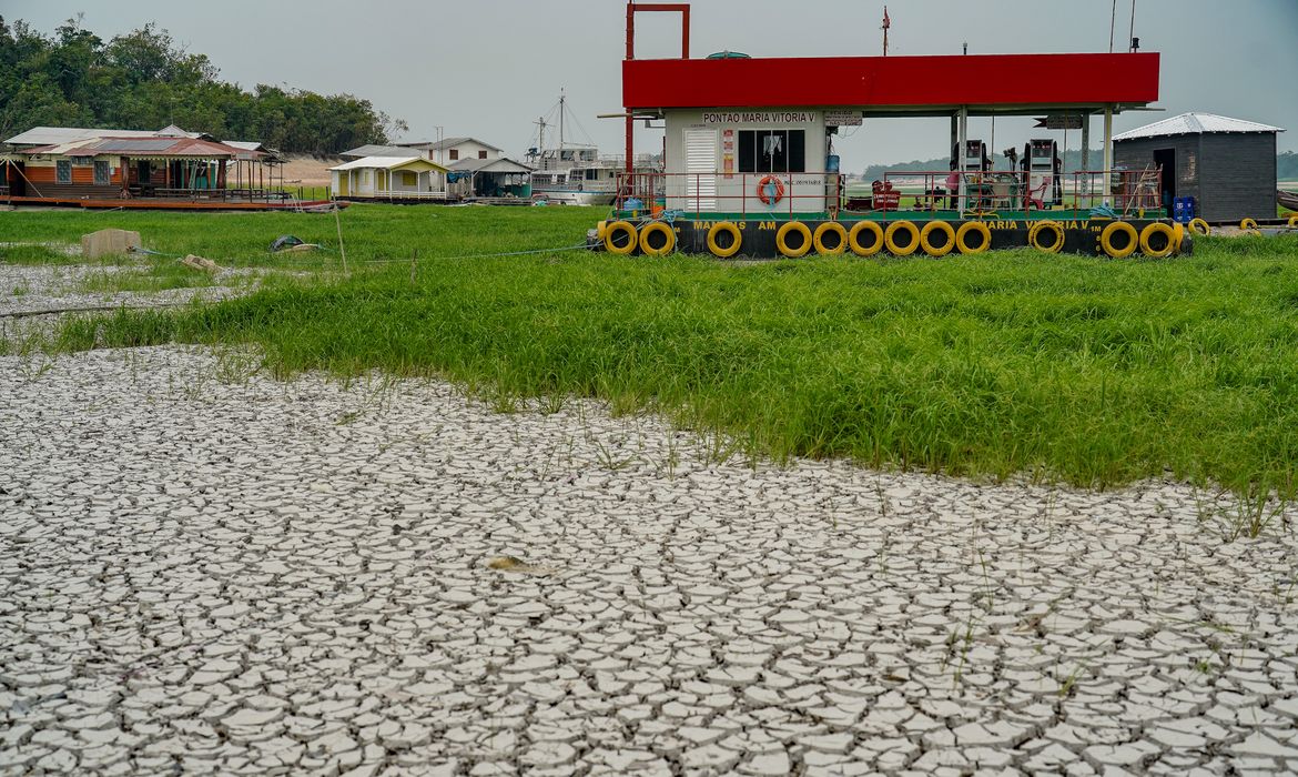 Campanha arrecada alimentos para afetados por seca no Amazonas 