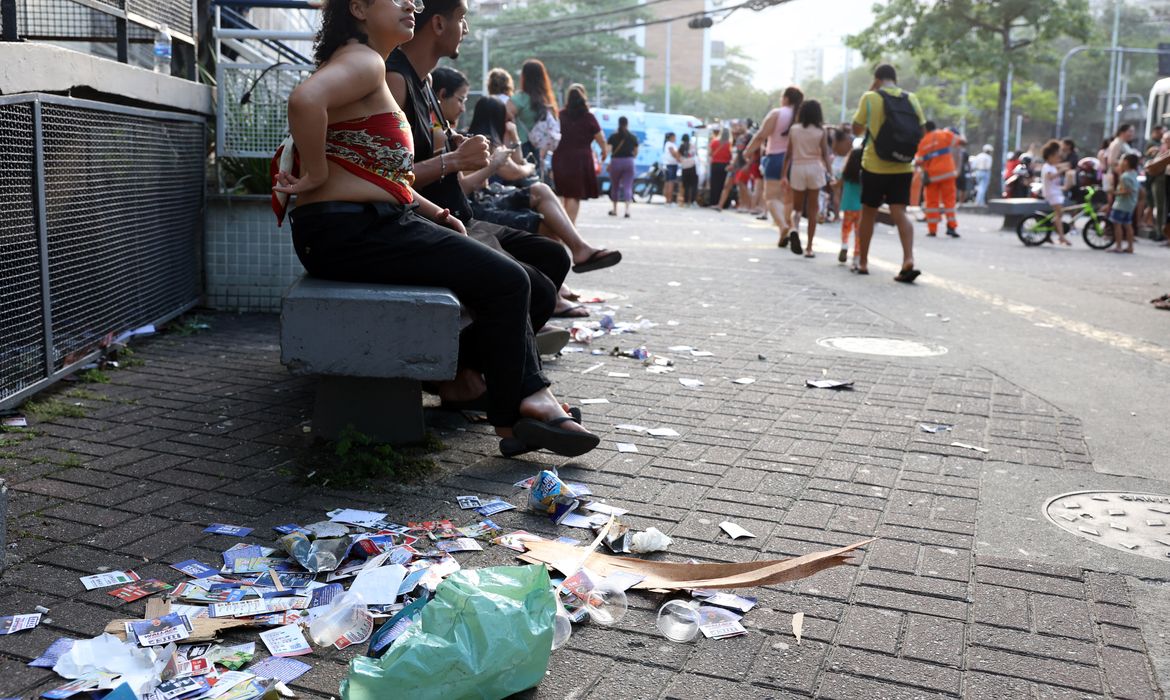 Crimes eleitorais: PF apreende quase R$ 1 milhão em bens e valores