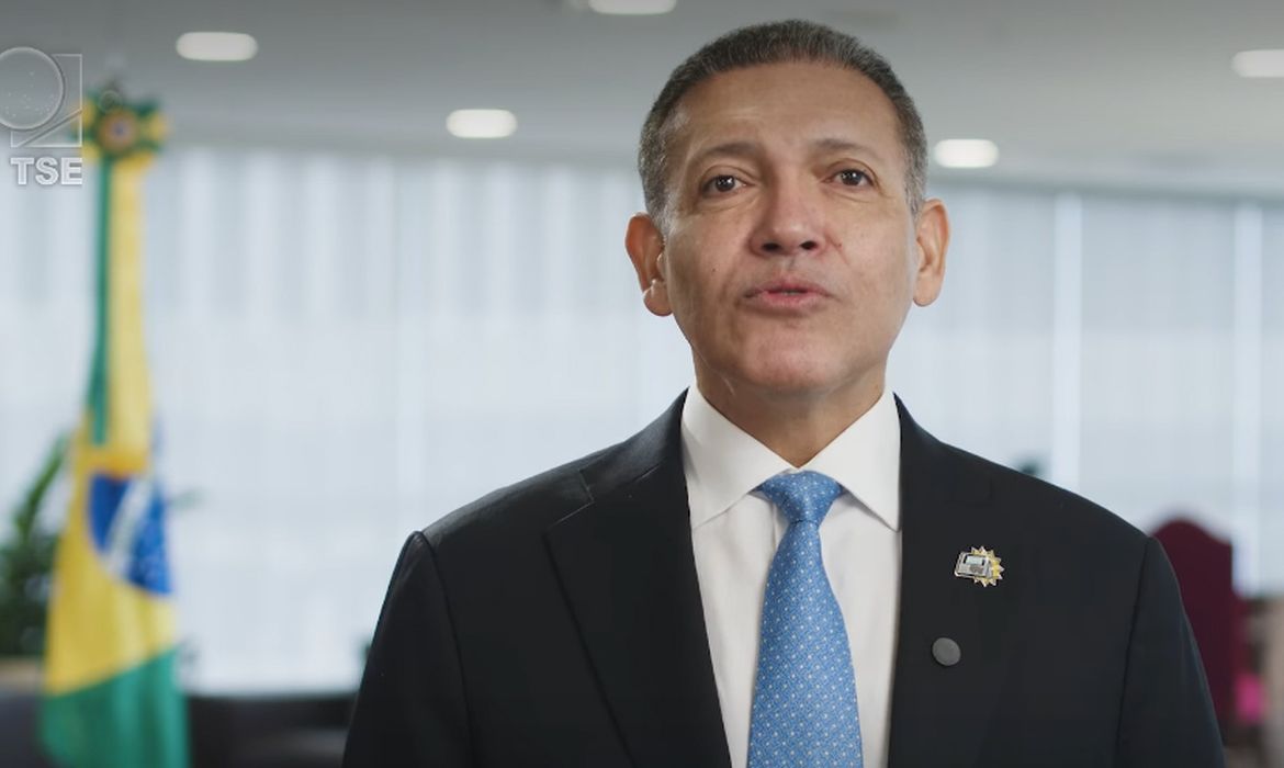 Presidente do TSE diz que voto é direito fundamental dos brasileiros