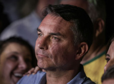 Mendon&ccedil;a multa Fl&aacute;vio por impulsionar post negativo contra Lula