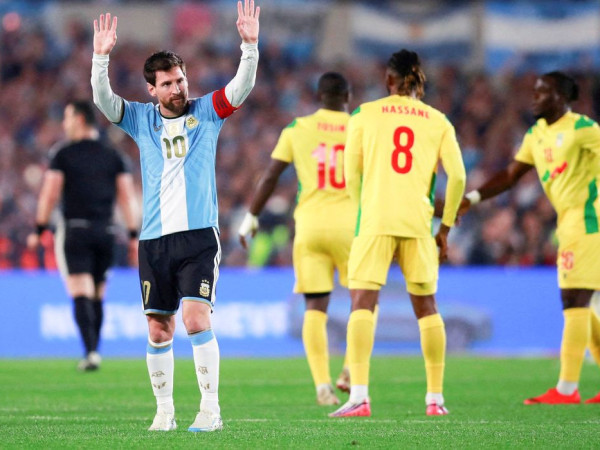 Fim de uma era: Messi se aposenta da sele&ccedil;&atilde;o argentina ap&oacute;s 21 anos