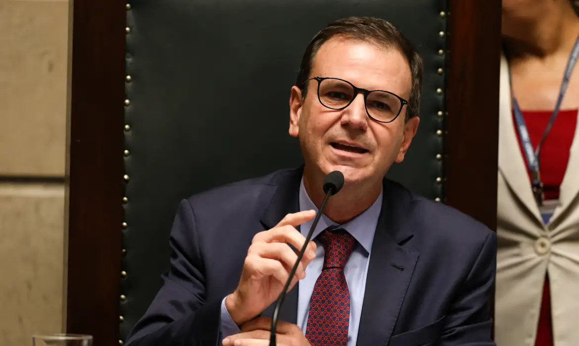 Paes recorre ao STF para barrar anulação dos votos de Garotinho 