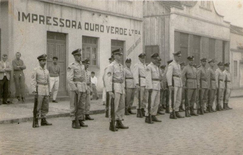 Ato c&iacute;vico do 3&ordm;BPM em 7 de setembro de 1963. Canoinhas. Acervo do 3&ordm;BPM
