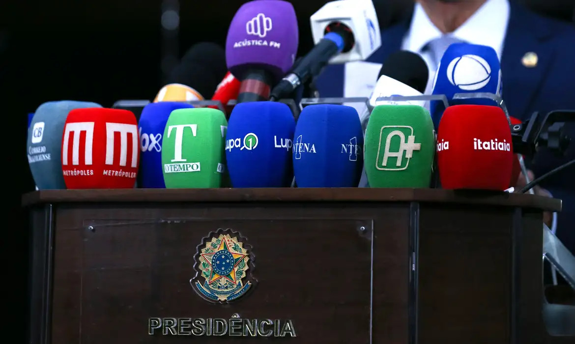 Jornalistas sofreram mais de 14 mil ataques no 1º turno das eleições