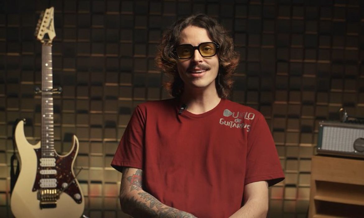 Reality show Duelo de Guitarras destaca perfil de Lucas Moscardini
