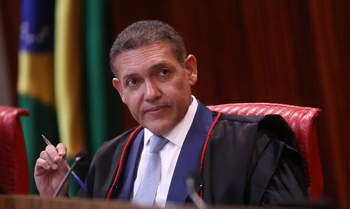 Kassio atende Flávio e suspende propaganda do PT que cita caso Master