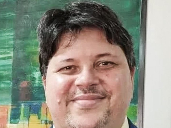 Jornalista brasileiro cr&iacute;tico a Milei &eacute; deportado da Argentina