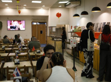 Setor de servi&ccedil;os cai 0,1% de julho para agosto, mostra IBGE