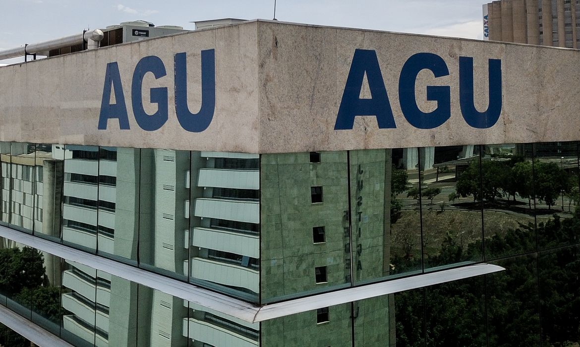 AGU busca recuperar R$ 190 milhões de integrantes do PCC e do CV 