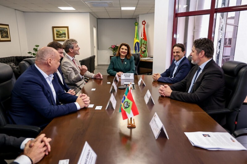  N&atilde;o pensamos apenas em receber as empresas austr&iacute;acas, mas tamb&eacute;m em levar as nossas para l&aacute;", afirmou Bornhausen.