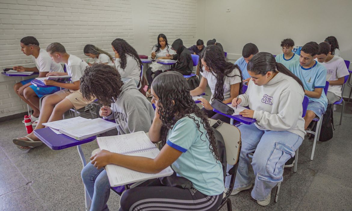 Estudantes de escolas públicas querem ensino e aprendizagem melhores