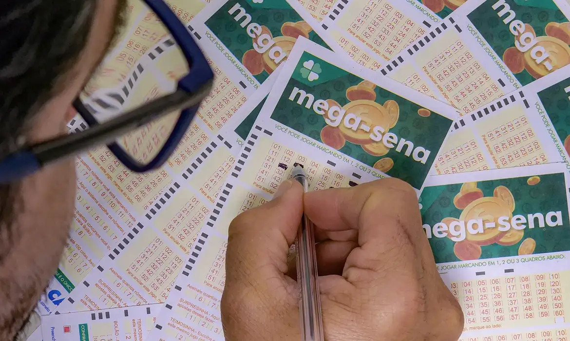 Mega-Sena acumula para R$ 230 milhões; confira os números sorteados