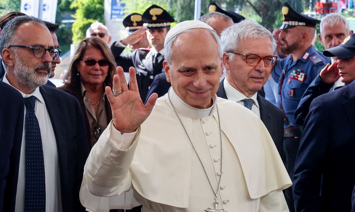 Papa não precisará de mais tratamento contra o câncer, dizem médicos