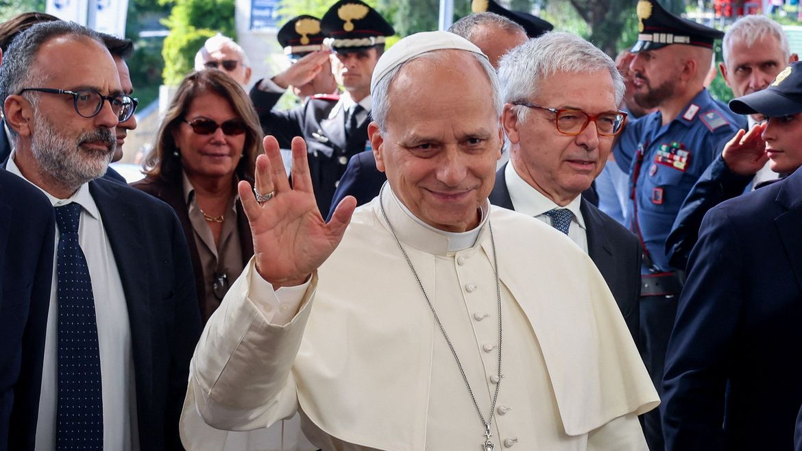 Papa n&atilde;o precisar&aacute; de mais tratamento contra o c&acirc;ncer, dizem m&eacute;dicos