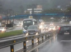 Frente fria leva tempestades e granizo ao centro-sul do pa&iacute;s