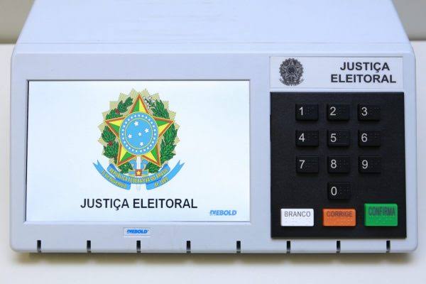 Supremo prorroga votação até as 19h após relatos de falhas no transporte