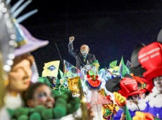 PGE: desfile de carnaval sobre Lula n&atilde;o foi propaganda antecipada