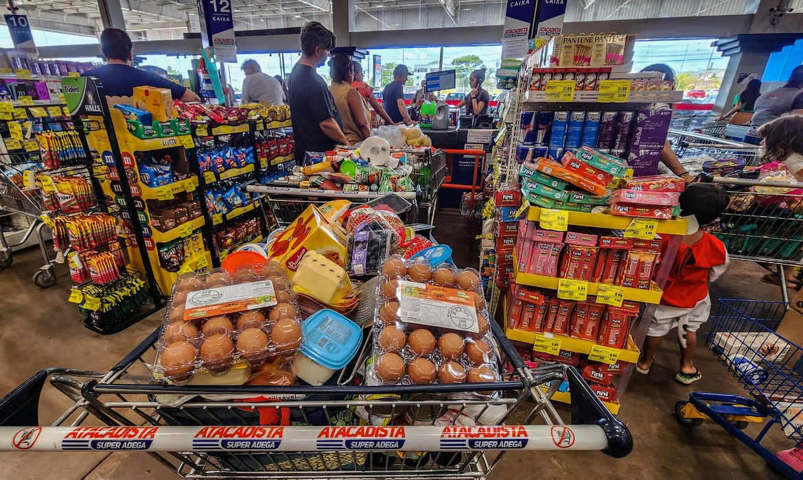 Consumo nos lares acumula alta de 2,70% até setembro, diz Abras