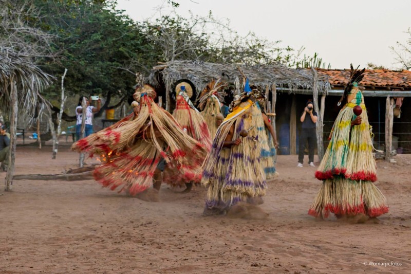 A energia da dan&ccedil;a sagrada contagia.