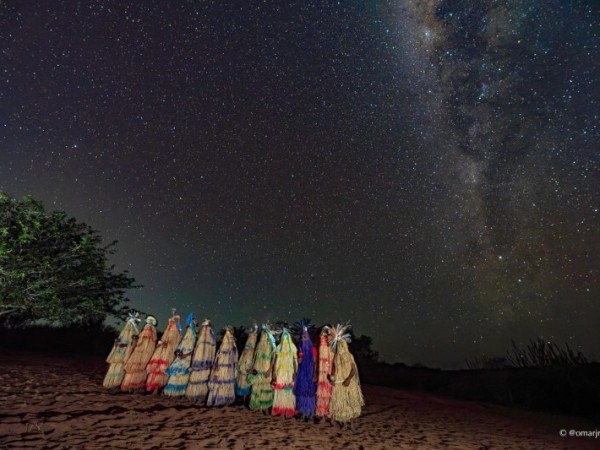 Vestidos para o Prai&aacute;, a "sombra" da Via L&aacute;ctea.