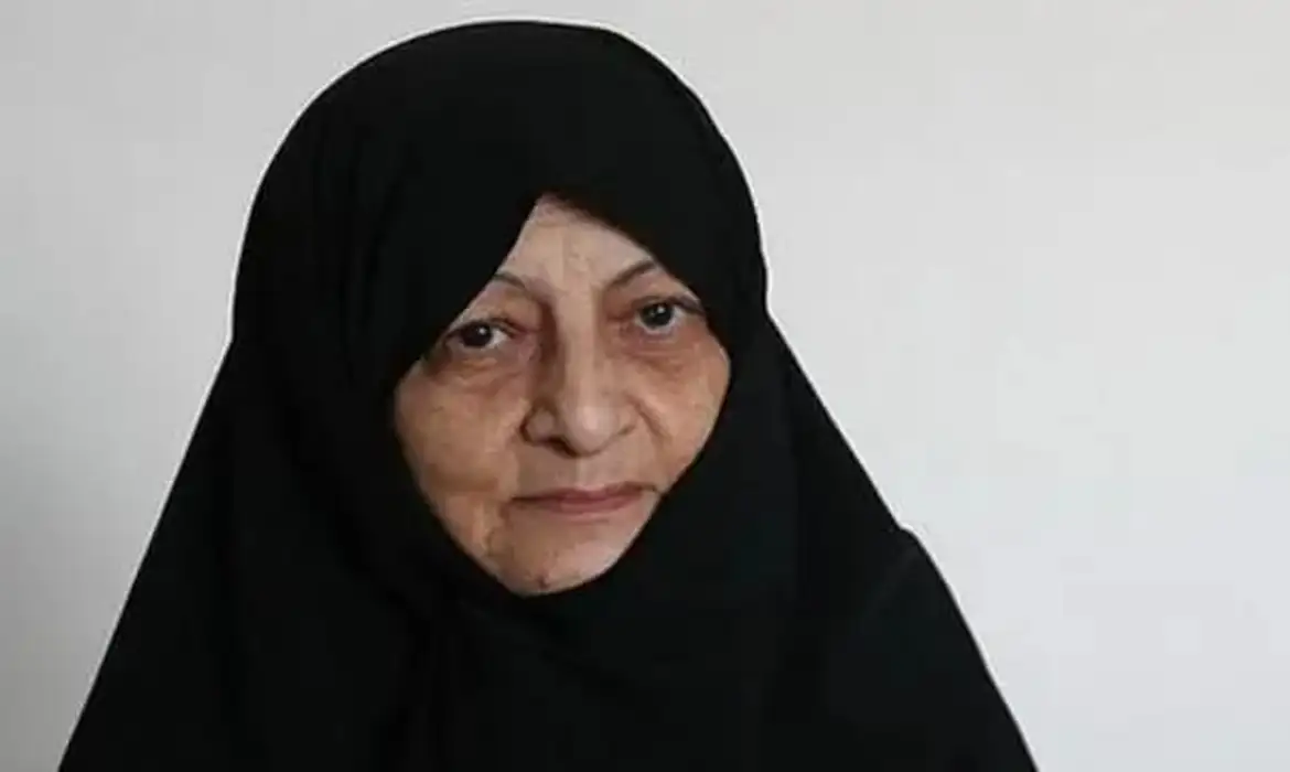 Mulher do l&iacute;der Ali Khamenei est&aacute; morta, afirma Reuters